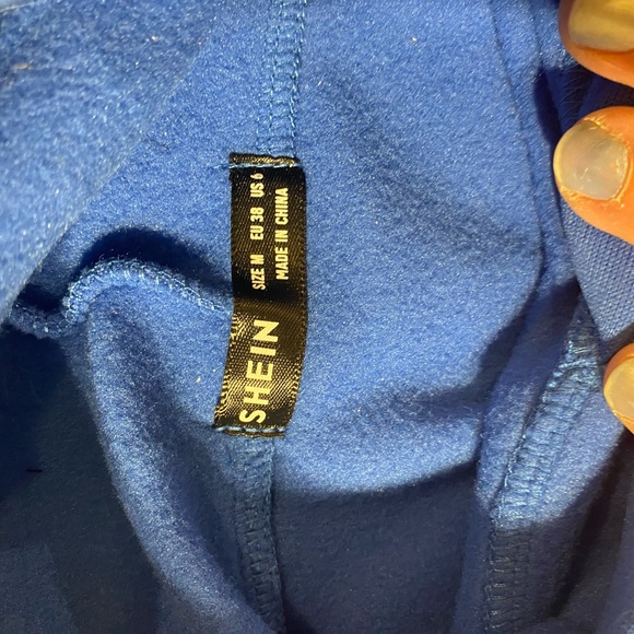 Shein Cropped Hoodie Size Medium (AO) - Picture 7 of 11